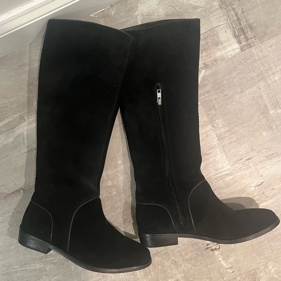 Elegant Black Knee-High Women's Boots - Picture 2 of 10